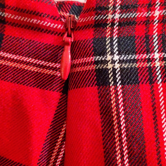 Talbots Ladies Red, White and Black Tartan Plaid Skirt - Size 6 - Picture 4 of 5